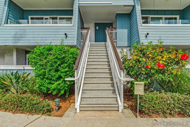 24 Montego, Coronado CA: https://media.crmls.org/mediaz/f726cbb2-3e00-4169-afef-094f0a5c591b.jpg