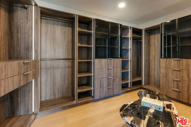 8654 Hollywood Boulevard, Los Angeles CA: https://media.crmls.org/mediaz/f7272500-39bb-48a3-9273-f258a19d4a0a.jpg