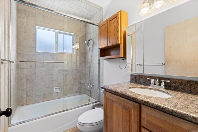 1338 Palomar, Escondido CA: https://media.crmls.org/mediaz/f727d93e-035a-47c1-941e-06d3054bb624.jpg