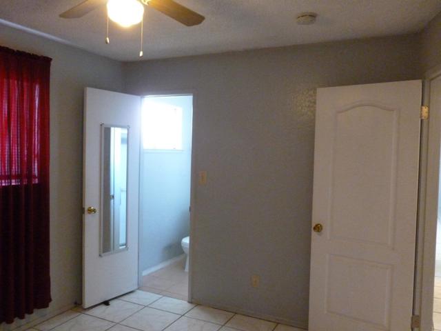 460 SE Jeremy Court, Oakdale CA: https://media.crmls.org/mediaz/f7281035-7ddc-4ef8-8b0e-3f61464b270f.jpg