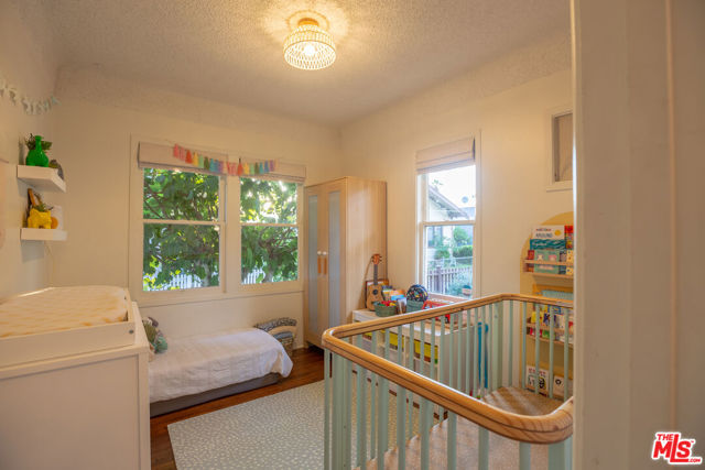 732 N Toledo Walk, Long Beach CA: https://media.crmls.org/mediaz/f7286830-b59d-4f9f-81f4-388ac160e635.jpg