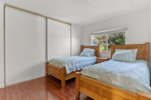 19 Dolphin Court, Half Moon Bay CA: https://media.crmls.org/mediaz/f728702b-0f97-46d9-a60e-cea496ab117d.jpg