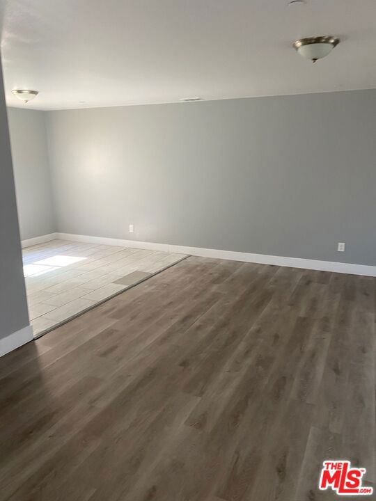 10217 S Grand Avenue, Los Angeles CA: https://media.crmls.org/mediaz/f728b1c6-1534-45d5-973d-8e1facca3d12.jpg