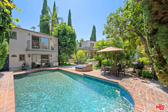 512 N Palm Drive, Beverly Hills CA: https://media.crmls.org/mediaz/f7296823-5164-4f15-a778-eed6b59390d5.jpg