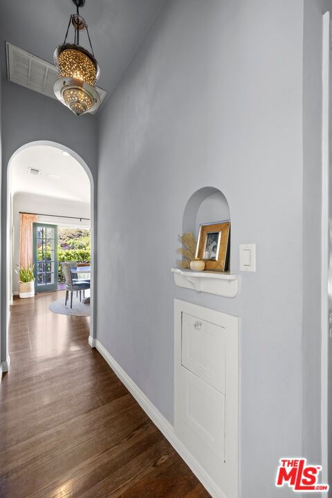 403 S Bundy Drive, Los Angeles CA: https://media.crmls.org/mediaz/f729af3b-0bf1-4843-b0be-16701b39a801.jpg