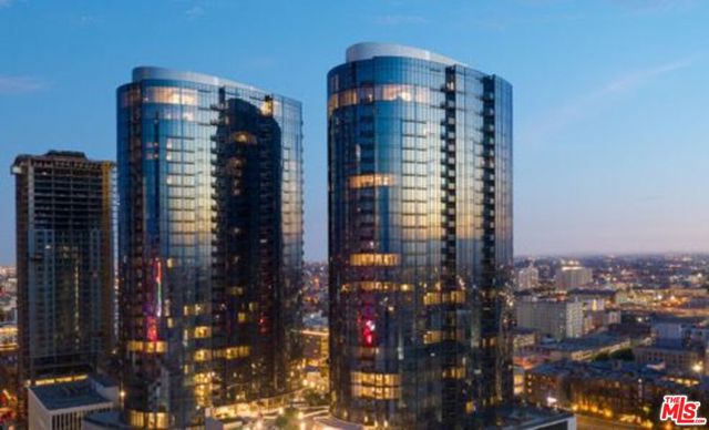 1200 S FIGUEROA Street, Los Angeles CA: https://media.crmls.org/mediaz/f72a9a85-e80d-46c2-8eef-74aba8998973.jpg