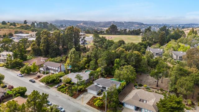 2816 Benson Way, Belmont CA: https://media.crmls.org/mediaz/f72aab36-33b6-4614-80c4-a6b41b355b54.jpg