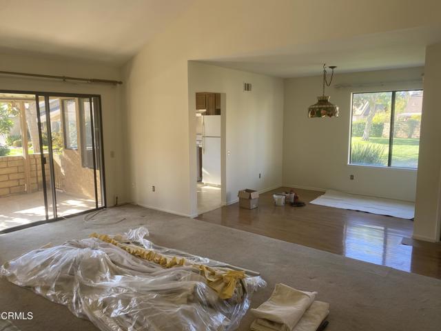 Detail Gallery Image 3 of 10 For 31221 Village 31, Camarillo,  CA 93012 - 2 Beds | 2 Baths