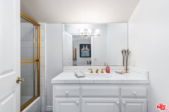 17040 Rancho Street, Encino CA: https://media.crmls.org/mediaz/f72acda4-994d-4ab2-bef4-d4d531c5c642.jpg