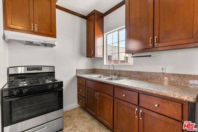 907 E 81st Street, Los Angeles CA: https://media.crmls.org/mediaz/f72b00ac-f337-4e87-9cd0-c0badb67b2e6.jpg