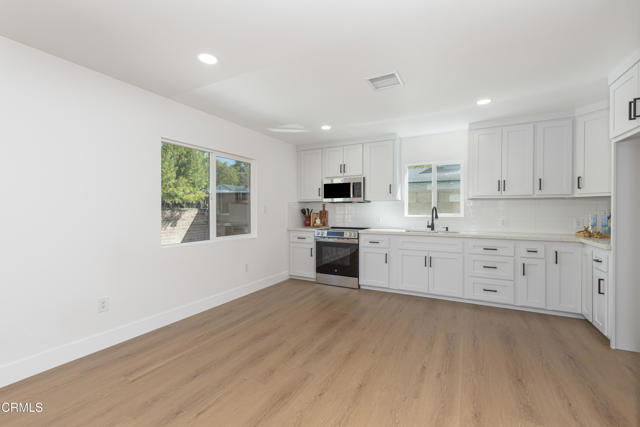 Detail Gallery Image 7 of 21 For 5842 Satsuma Ave #2,  North Hollywood,  CA 91601 - 2 Beds | 1 Baths