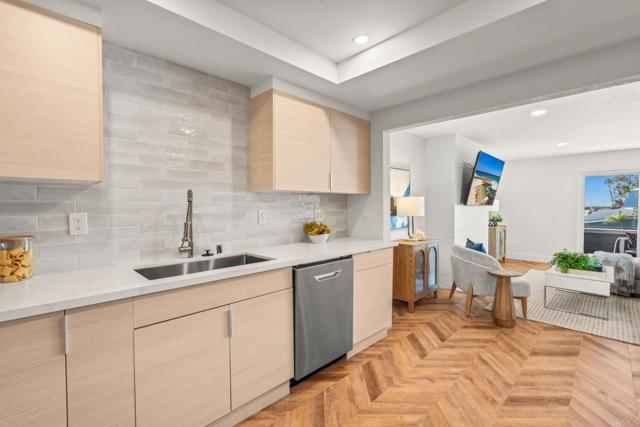 Detail Gallery Image 20 of 52 For 90 Montego Ct, Coronado,  CA 92118 - 2 Beds | 2/1 Baths