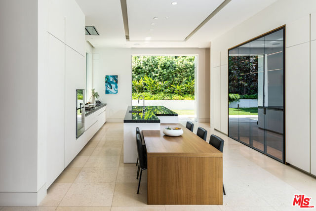 642 Perugia Way, Los Angeles CA: https://media.crmls.org/mediaz/f72d2716-7da9-42fe-92b1-cdacc2e0b5de.jpg