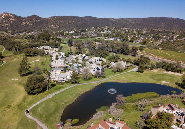 23606 Country Villa Rd, Ramona CA: https://media.crmls.org/mediaz/f72d2777-4cc3-4083-ae65-3f9e97af1ee0.jpg