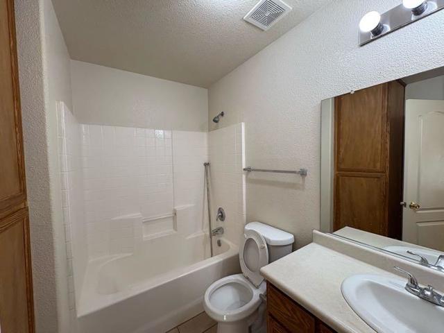 2443 N Shoemaker Avenue, Merced CA: https://media.crmls.org/mediaz/f72ddcb4-db06-4505-9399-108c6567a085.jpg