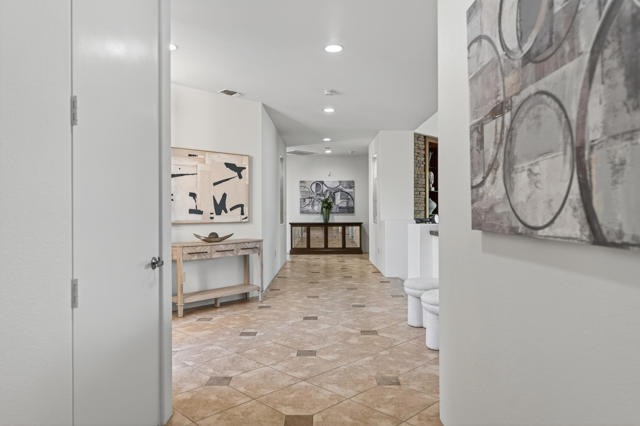 79900 De Sol A Sol, La Quinta CA: https://media.crmls.org/mediaz/f72ea812-d047-40bf-a35b-6893df660eb3.jpg