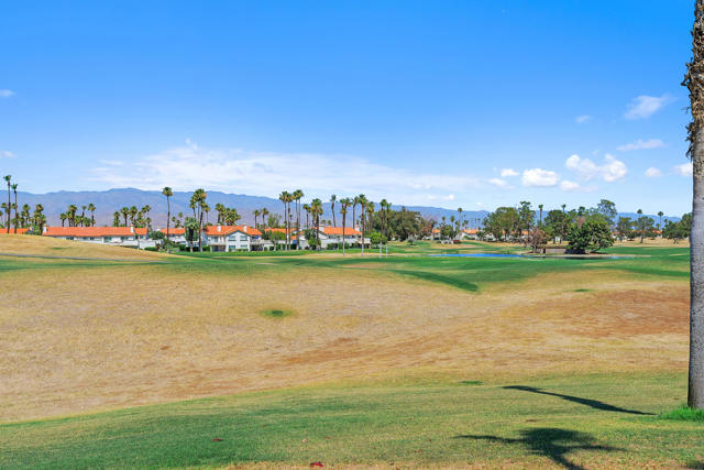 346 Crest Lake Drive, Palm Desert CA: https://media.crmls.org/mediaz/f72ed70b-f095-4b0d-894f-dc4cec0352ce.jpg