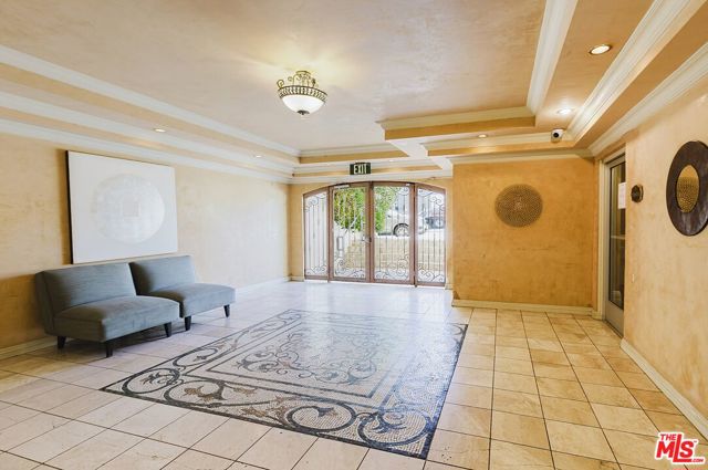 Drew Fenton | 1154 S Barrington Avenue Los Angeles CA | MLS: 7477446