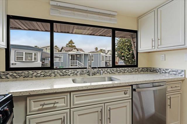 750 47th Avenue, Capitola CA: https://media.crmls.org/mediaz/f72efa84-9738-425e-aad6-cc370f9c716e.jpg