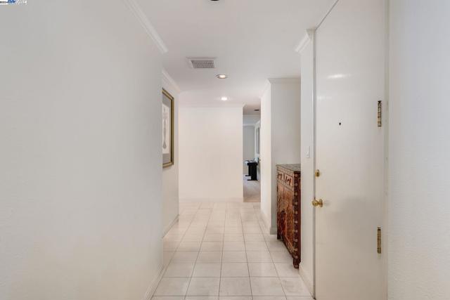 Image 33 of 50 For 565 Bellevue  1903