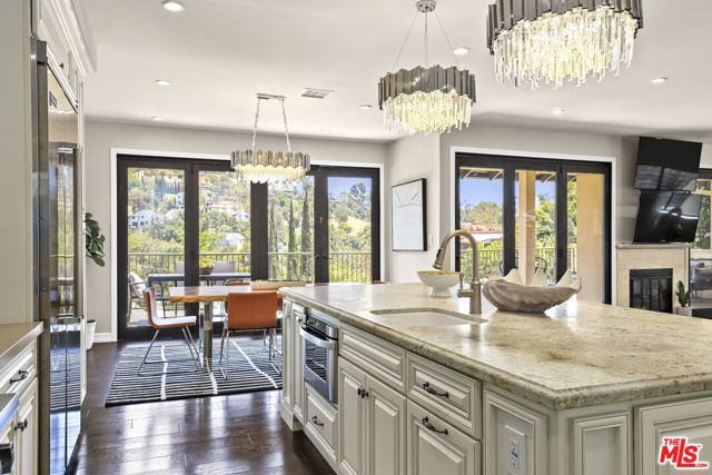 5940 Manola Way, Los Angeles CA: https://media.crmls.org/mediaz/f72f89af-1c54-4be1-9e2f-6d8bdccaf217.jpg