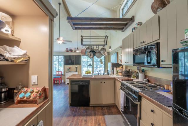 10265 Calle De Robles, Carmel Valley CA: https://media.crmls.org/mediaz/f72fb491-eba9-44c9-97c8-a82d5ab2bc45.jpg