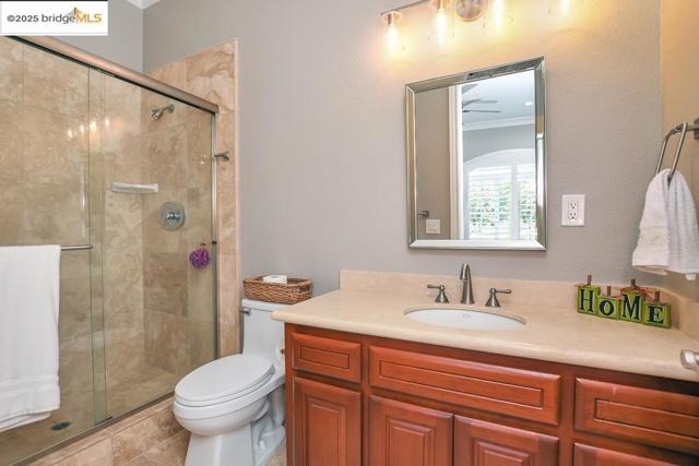 430 Ellisa Ln, Brentwood CA: https://media.crmls.org/mediaz/f72fbd4e-abca-41c2-bdcb-824322cf2add.jpg