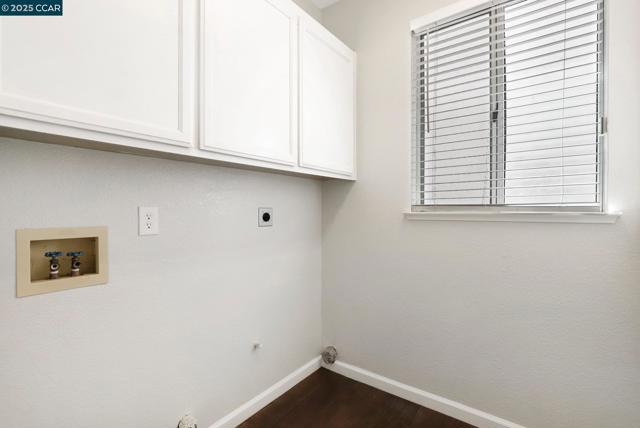 868 Clifton Way, Vacaville CA: https://media.crmls.org/mediaz/f7304a29-22e5-4ffc-ad7f-2f90bde5a3a2.jpg