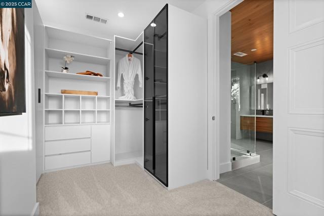 9 Turner Ct, Oakland CA: https://media.crmls.org/mediaz/f730805e-942b-4d25-abc0-bc9bd7d59377.jpg