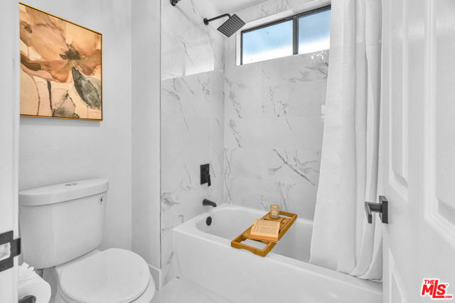 1059 Hillview Circle, Simi Valley CA: https://media.crmls.org/mediaz/f7309139-fdc6-403c-bc97-cc2f52ab5048.jpg