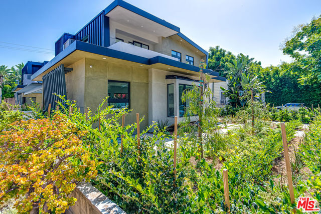 370 N San Vicente Boulevard, West Hollywood CA: https://media.crmls.org/mediaz/f730dabb-0d7b-4474-afe2-788b49f3db4e.jpg