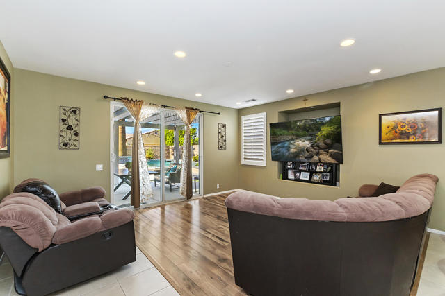 022_Family Room