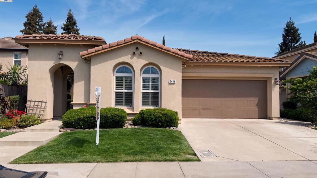 2454 Legacy Way
