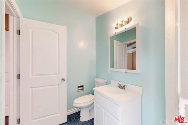 6763 Lurline Avenue, Winnetka CA: https://media.crmls.org/mediaz/f7343248-aa24-4bbe-83f8-bace4ac42a85.jpg