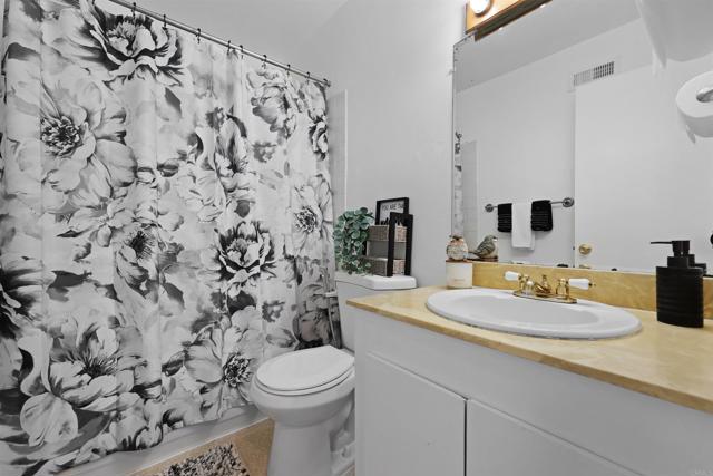 Detail Gallery Image 28 of 42 For 11935 Royal Rd #E,  El Cajon,  CA 92021 - 3 Beds | 1/2 Baths