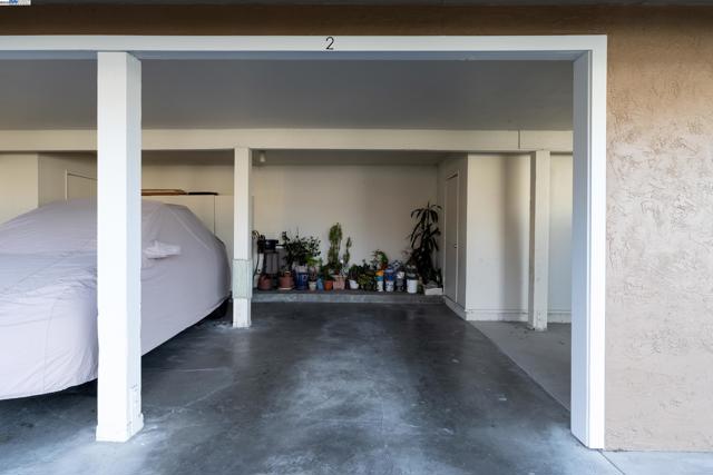 1141 PTARMIGAN DR, Walnut Creek CA: https://media.crmls.org/mediaz/f73552c1-1137-4c3a-a49a-b39363ef5edc.jpg