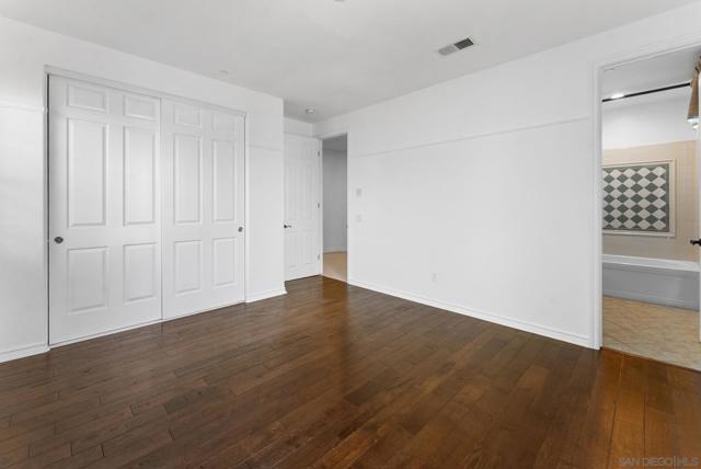 5527 Alexandrine Ct, Oceanside CA: https://media.crmls.org/mediaz/f7355f5e-2d5a-4ee4-bef8-59e0ccc574f9.jpg
