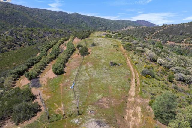 59480 Mines Rd, Livermore CA: https://media.crmls.org/mediaz/f7358ba6-9feb-40cd-a80f-4fb06829d23a.jpg