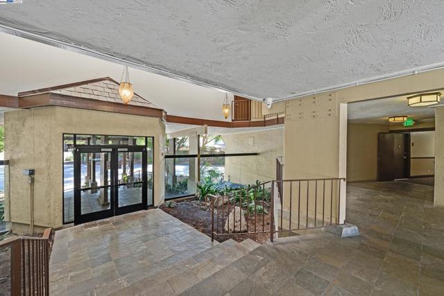 1087 Murrieta Blvd, Livermore CA: https://media.crmls.org/mediaz/f735f4e1-fe21-4aa2-9f86-1f8389d5ab55.jpg