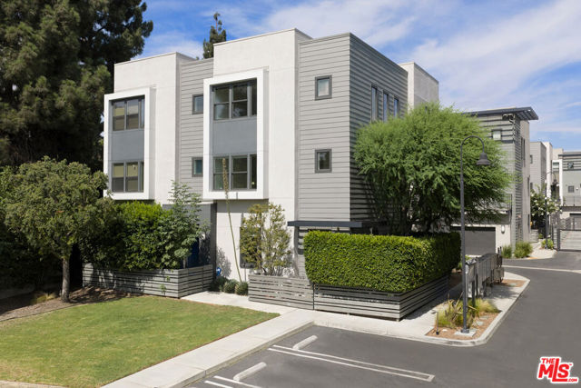 3931 Eagle Rock Boulevard, 36