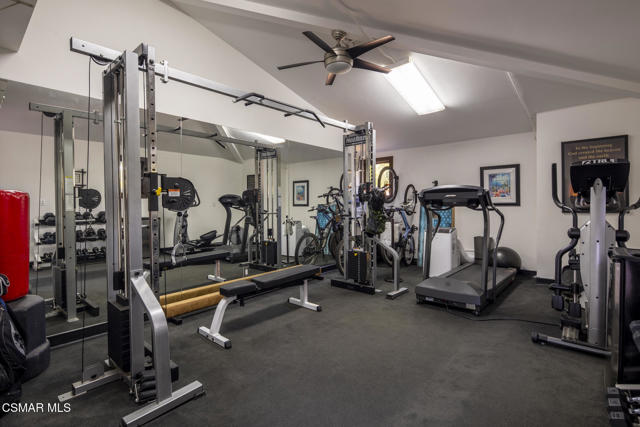 4525 Rayburn Street, Westlake Village CA: https://media.crmls.org/mediaz/f73626fa-599d-426a-aeee-e751e4358378.jpg