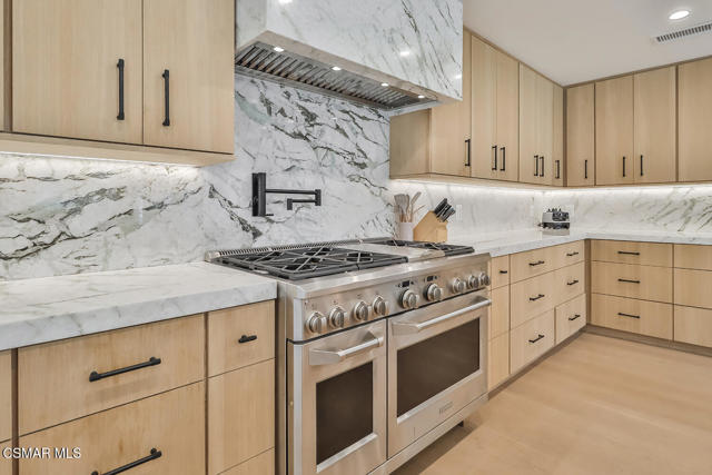 31754 Foxfield Drive, Westlake Village CA: https://media.crmls.org/mediaz/f736d866-5ff1-4217-aca5-46f80538adbe.jpg