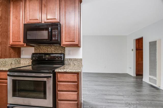 Image 13 of 25 For 4737 34th St  Unit #7