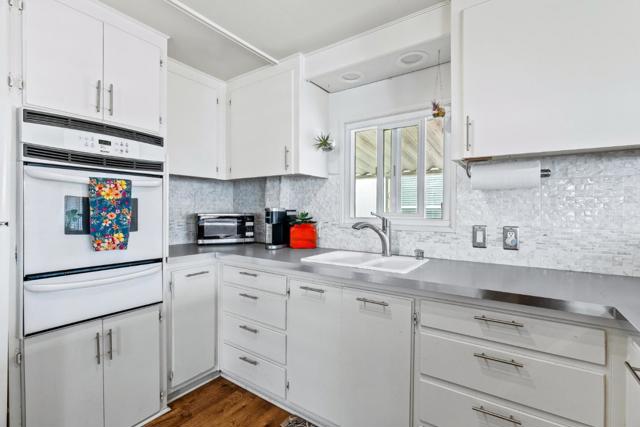 1555 Merrill Street, Santa Cruz CA: https://media.crmls.org/mediaz/f737178f-71de-40d5-b4c6-50c9ce16b040.jpg