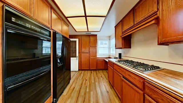 2862 Highland Drive, Carlsbad CA: https://media.crmls.org/mediaz/f73799d9-6256-438b-9b71-c0c6d19bf717.jpg