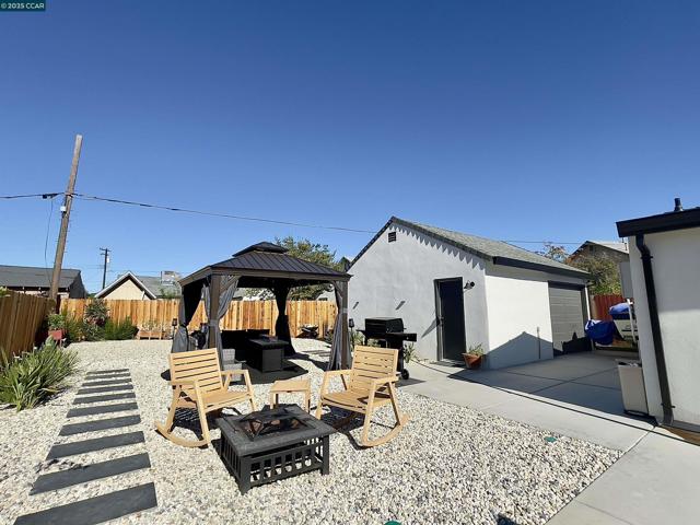 1923 Juliesse Avenue, Sacramento CA: https://media.crmls.org/mediaz/f7384e8d-35ce-4a8c-93f9-d56eaa3f3cad.jpg