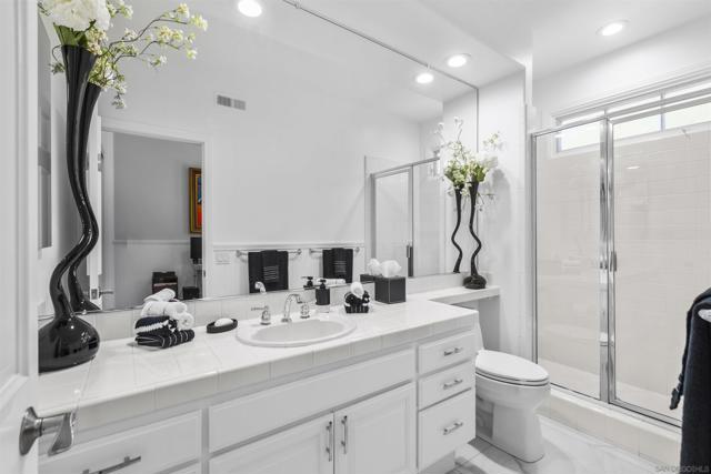 7166 Tern Place, Carlsbad CA: https://media.crmls.org/mediaz/f73857f0-f4de-4623-8f87-2cc6e4228ae7.jpg
