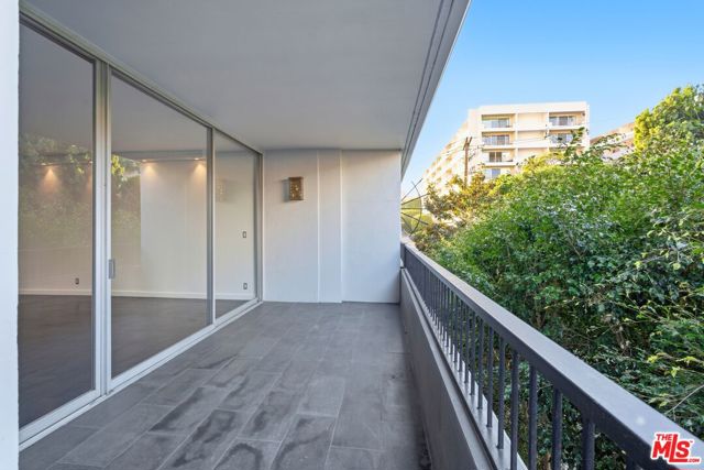 1100 Alta Loma Road, West Hollywood CA: https://media.crmls.org/mediaz/f7387f58-05de-4c3a-9ced-aa4c667d5140.jpg