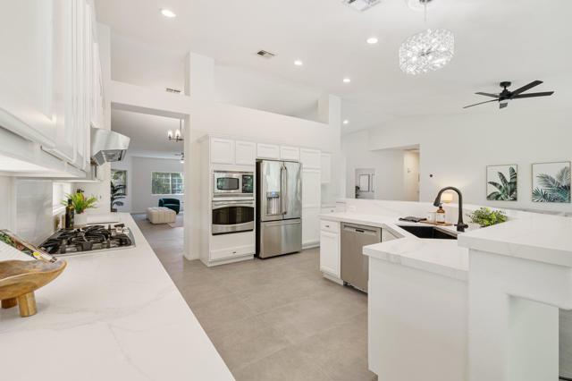 44220 Grand Canyon Lane, Palm Desert CA: https://media.crmls.org/mediaz/f73888a1-9c95-42ab-bb23-9bab9e8f5b50.jpg