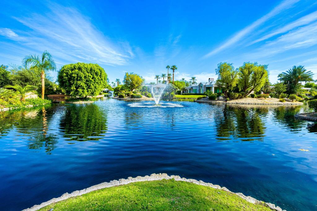 https://media.crmls.org/mediaz/f738cbdd-42a0-418e-8f10-f6343c6c9249.jpg?preset=X-Large
